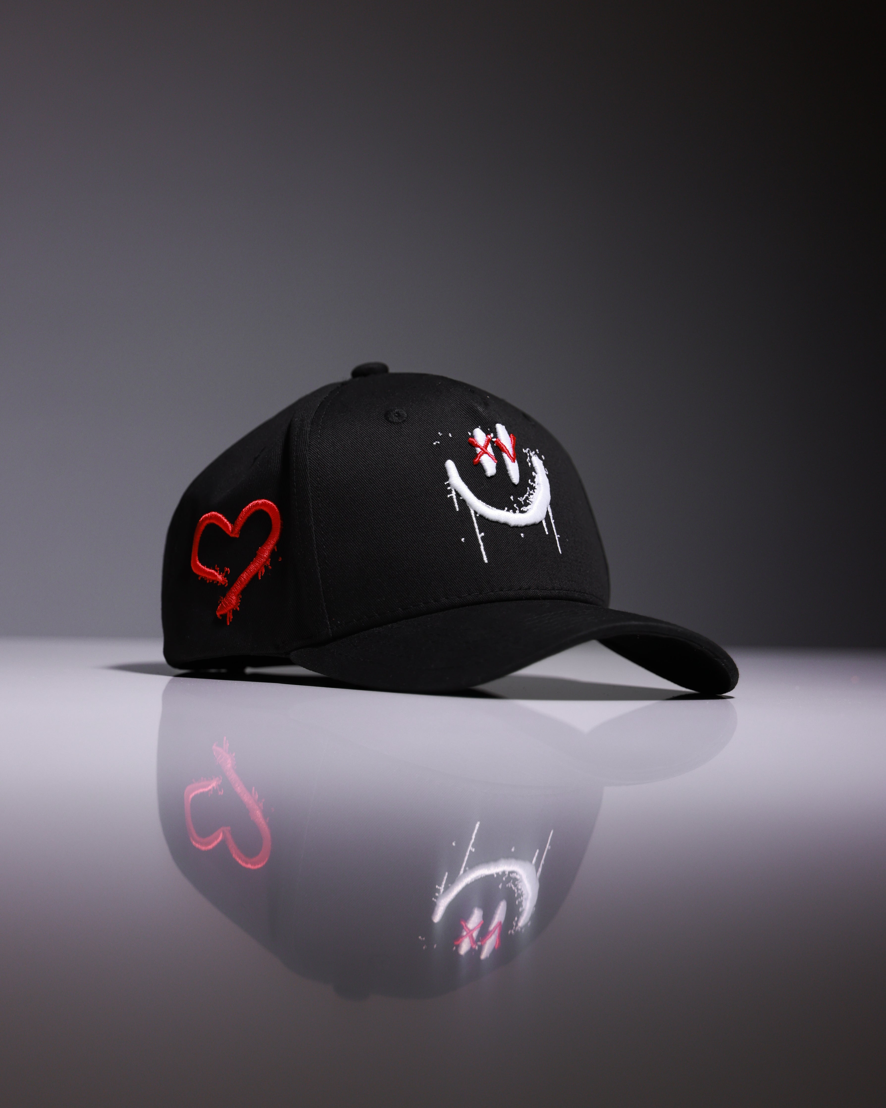 BLACK SMILEY – XclusiVThreads